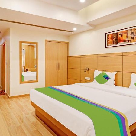 Treebo Galaxy Rooms New Delhi Bagian luar foto
