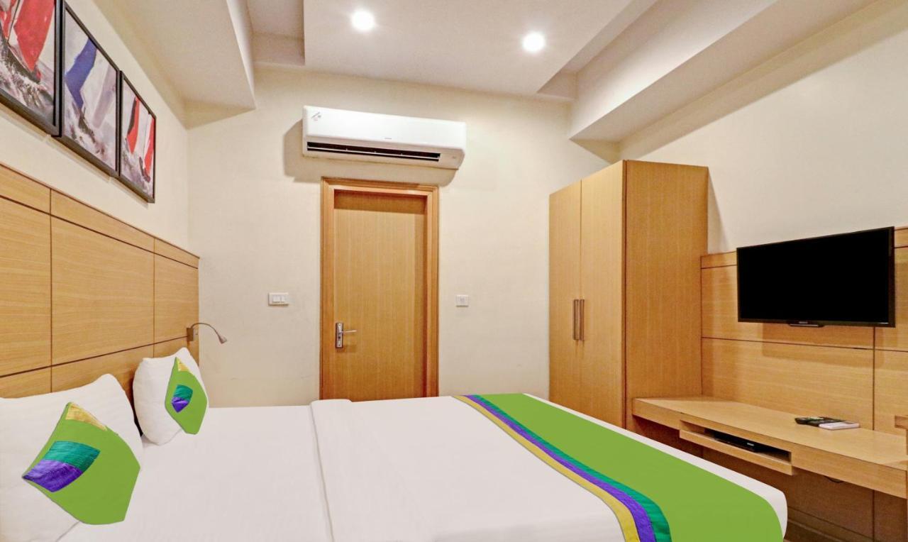 Treebo Galaxy Rooms New Delhi Bagian luar foto