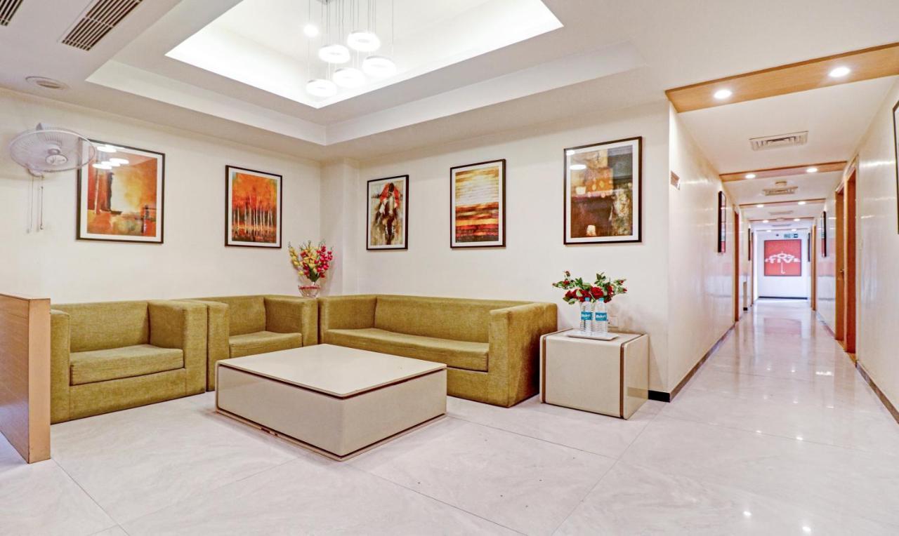 Treebo Galaxy Rooms New Delhi Bagian luar foto