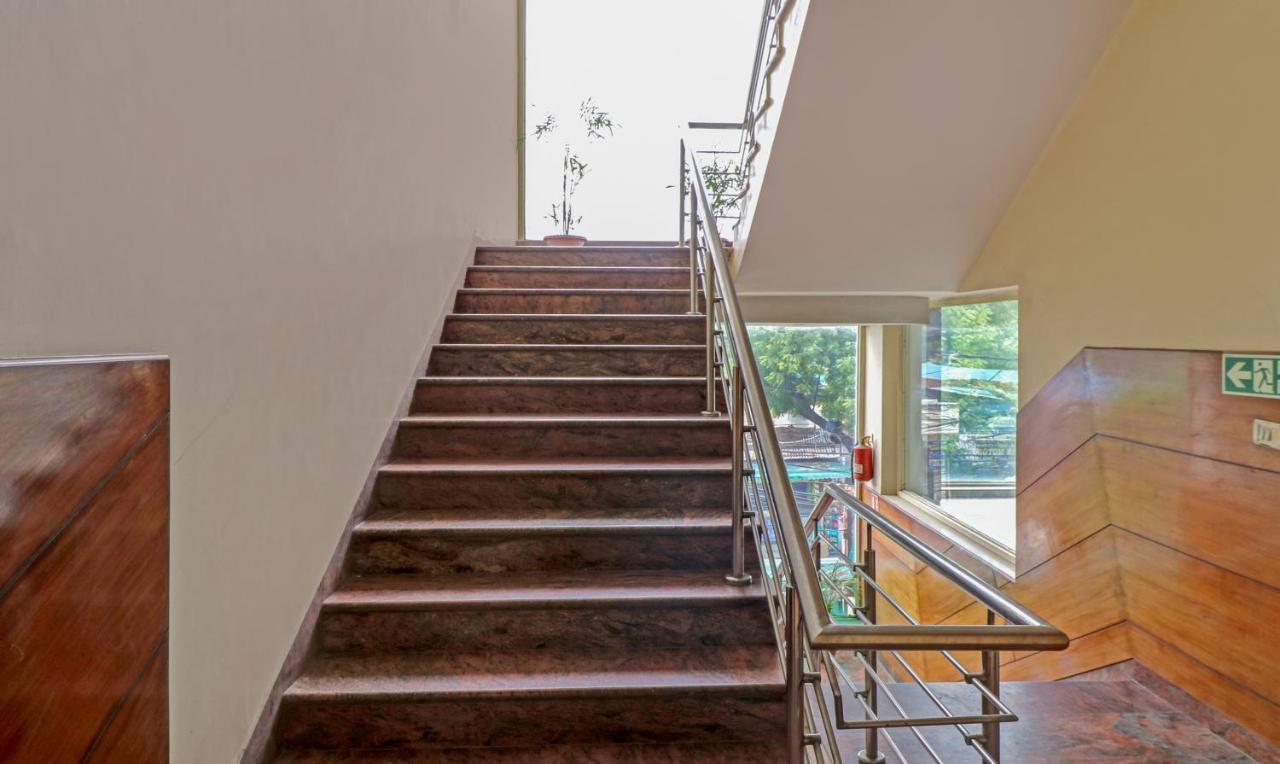 Treebo Galaxy Rooms New Delhi Bagian luar foto