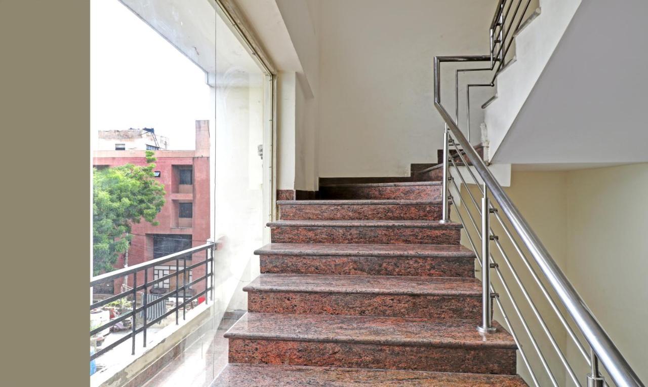 Treebo Galaxy Rooms New Delhi Bagian luar foto